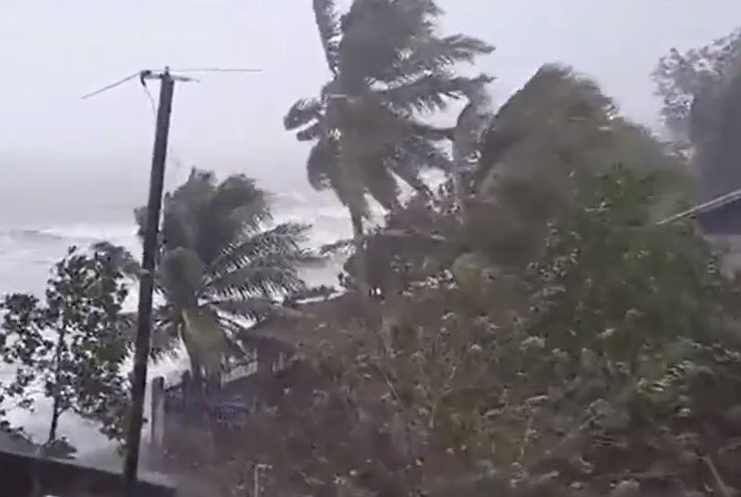 Evakuisano oko 100.000 ljudi: Snažan tajfun pogodio Filipine (VIDEO)