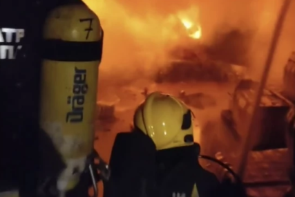POMOĆ IZ TREBINJA I GACKA Vatrogasci poslali opremu za gašenje požara u Nacionalnom parku "Sutjeska"
