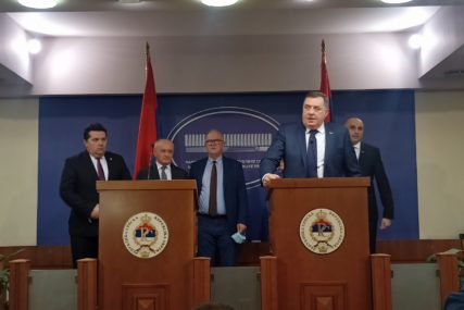"Ne šijemo nikakve uniforme" Dodik poručio da je opozicija došla sa antisrpskom politikom s namjerom da sve sruši