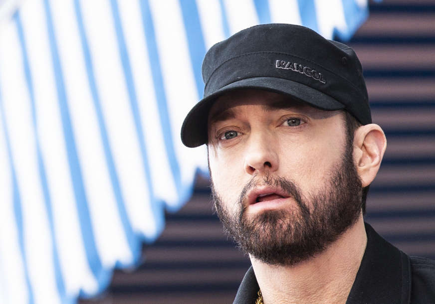 Spasio dvije devojčice od užasne sudbine: Mama joj se predozirala, tatu nije upoznala a USVOJIO JU  EMINEM