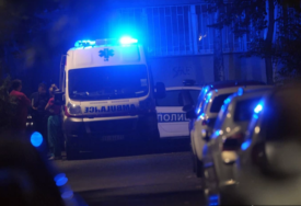 SIJEVALE MOTKE I BAKLJE Masovna tuča u Beogradu,  četiri osobe završile u hitnoj