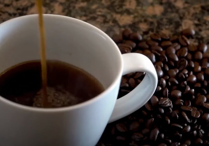Dovoljno dobar razlog: Zbog ovoga kafu i čaj NE TREBA piti sa šećerom