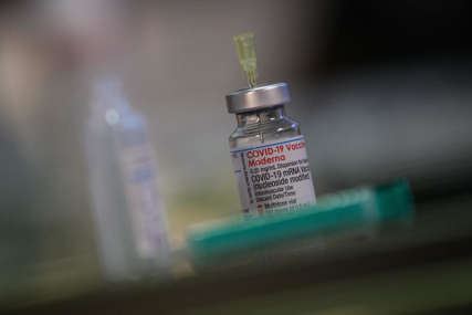 IMUNIZACIJA "MODERNOM" Dogovoreno ubrzavanje isporuke vakcina za buster doze