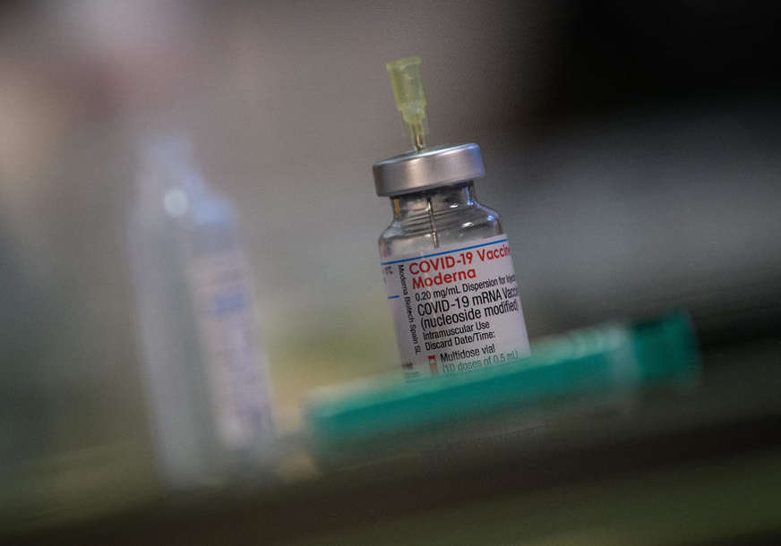 IMUNIZACIJA "MODERNOM" Dogovoreno ubrzavanje isporuke vakcina za buster doze