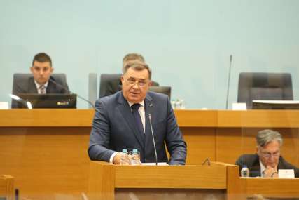 “Prijeti opasnost da će se BiH raspasti, a da će Srpska krenuti ka uzlazu” Dodik najavio da će narod na referendumu glasati o novom ustavu Srpske