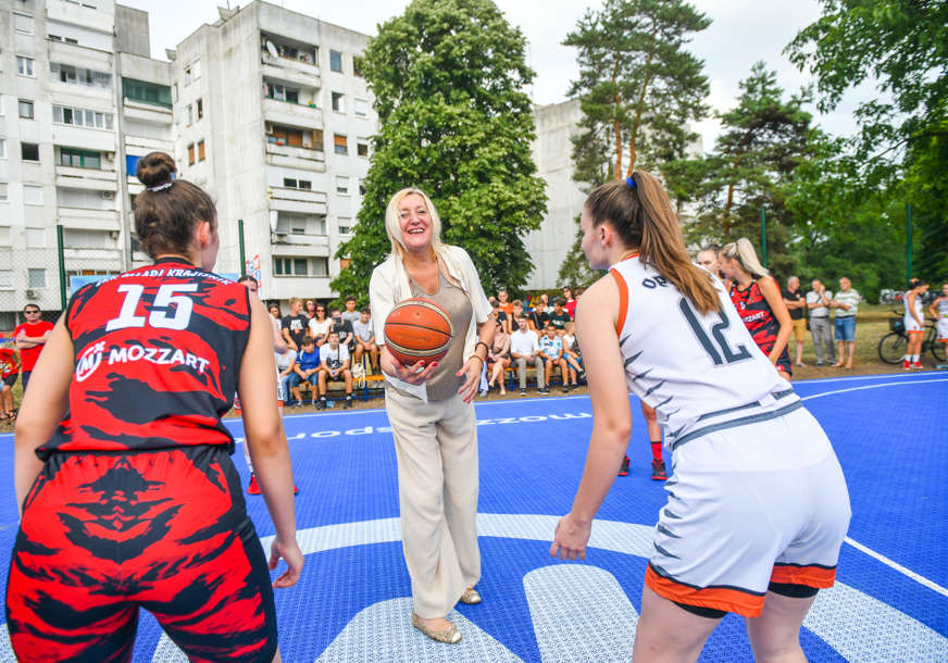 ZA NOVE ŠAMPIONE POD OBRUČIMA Mozzart pomaže razvoj košarke širom zemlje (FOTO)