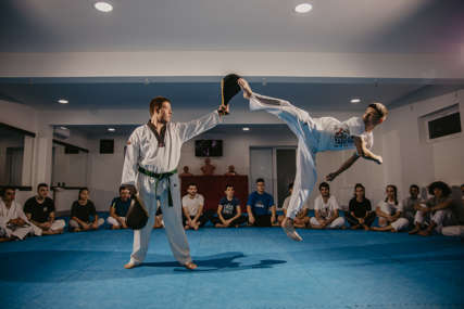 ZA NOVA ODLIČJA Mozzart donirao opremu Taekwondo klubu Sokol (FOTO)