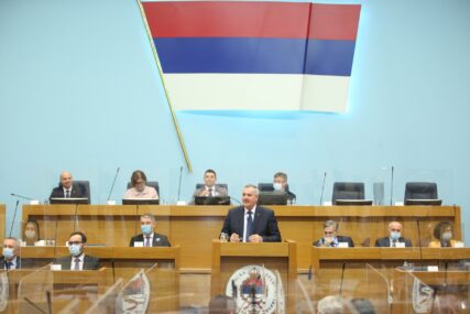 premijer Višković za govornicom u Narodnoj skupštini RS
