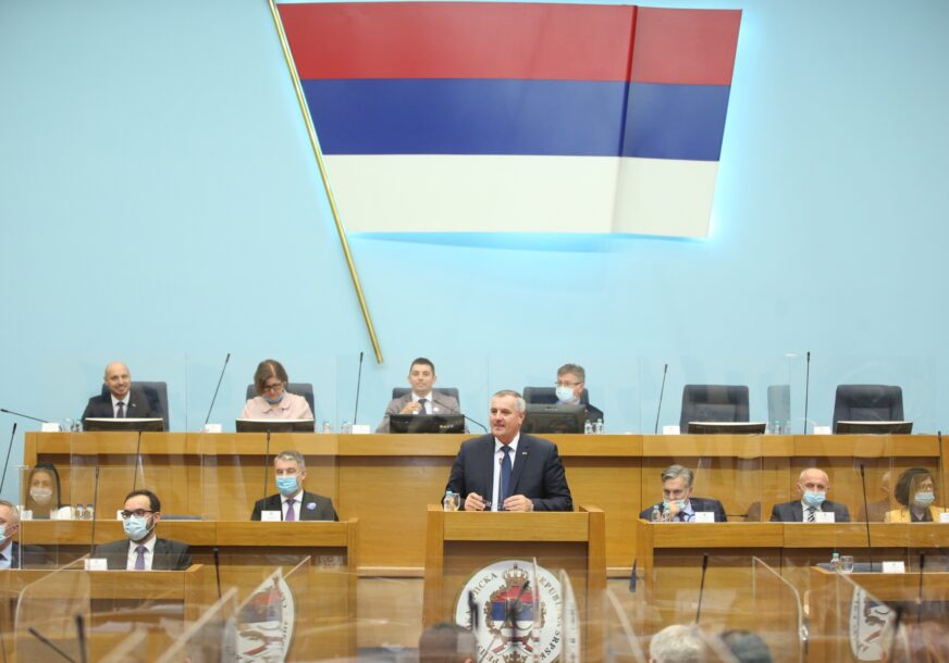 premijer Višković za govornicom u Narodnoj skupštini RS