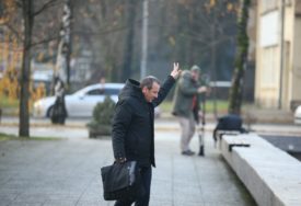 "AUTO JOŠ NISMO DOBILI" Vukanoviću, ipak, dozvoljeno da u Narodnoj skupštini zaposli "svog" vozača