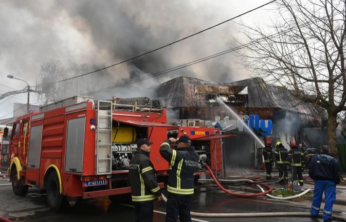 "Brzom reakcijom heroja požar je lokalizovan" Okončana drama u Obrenovcu, vatrogasci se izborili sa vatrenom stihijom