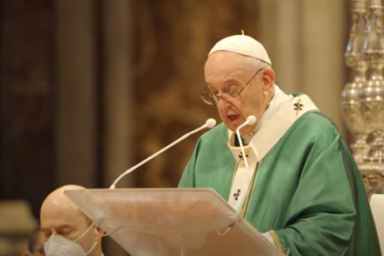 Papa Franjo poručuje “Nasilje nad ženama je uvreda Bogu”