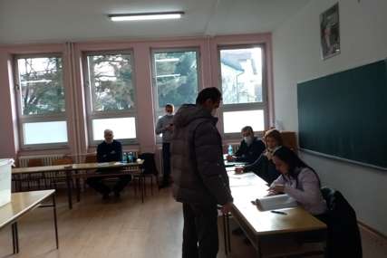 Podaci iz štaba opozicije u Prijedoru: Javor ima više od 54 odsto glasova, a Predojević oko 37 odsto