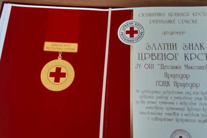 VRIJEDNO PRIZNANJE “Zlatni znak Crvenog krsta velika satisfakcija za cijeli kolektiv”