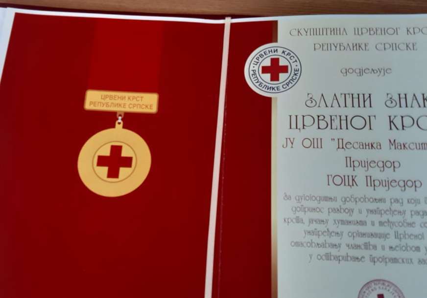VRIJEDNO PRIZNANJE “Zlatni znak Crvenog krsta velika satisfakcija za cijeli kolektiv”