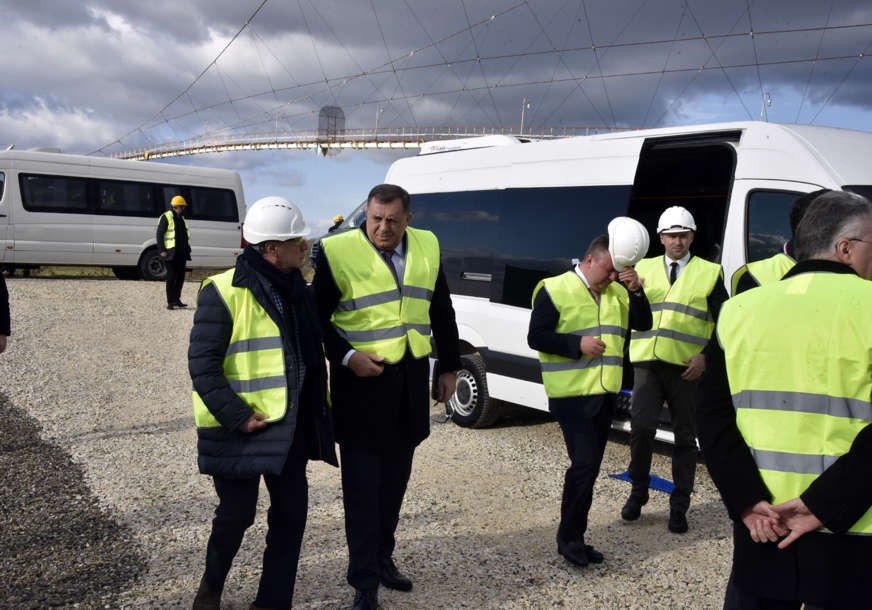 "Obezbijeđena dodatna energetska stabilnost  Srpske" Dodik o puštanju u rad gasne stanice u Rafineriji nafte Brod