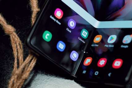 ŠIROK SPEKTAR MOGUĆNOSTI Samsung donosi nove napredne funkcije na starije telefone