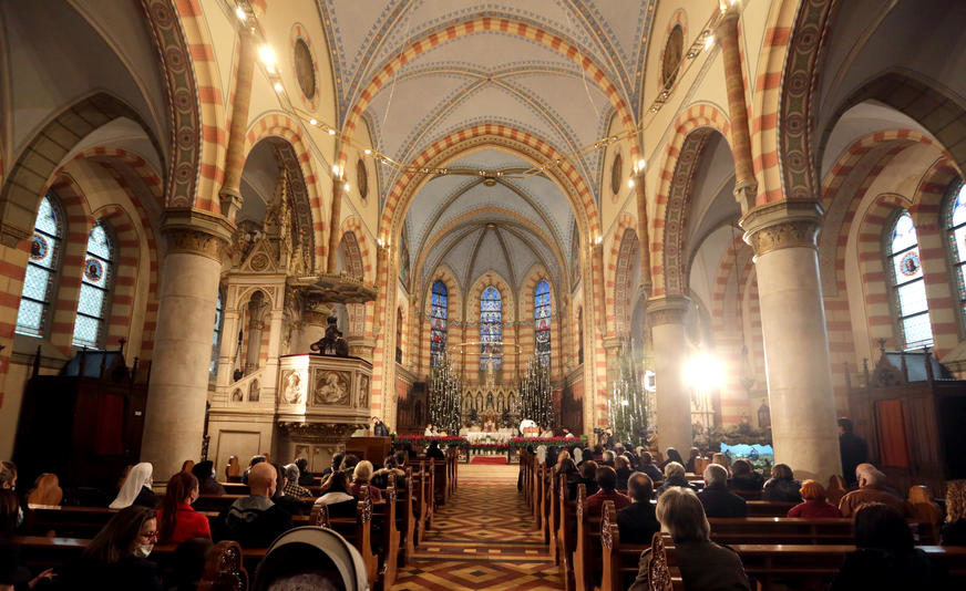 PRENOS NA TELEVIZIJI I ove godine u Sarajevskoj katedrali bez božićne mise