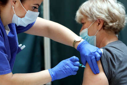 Prednjači buster doza: Zdravstvenim ustanovama isporučeno još 2.259 vakcina protiv korone