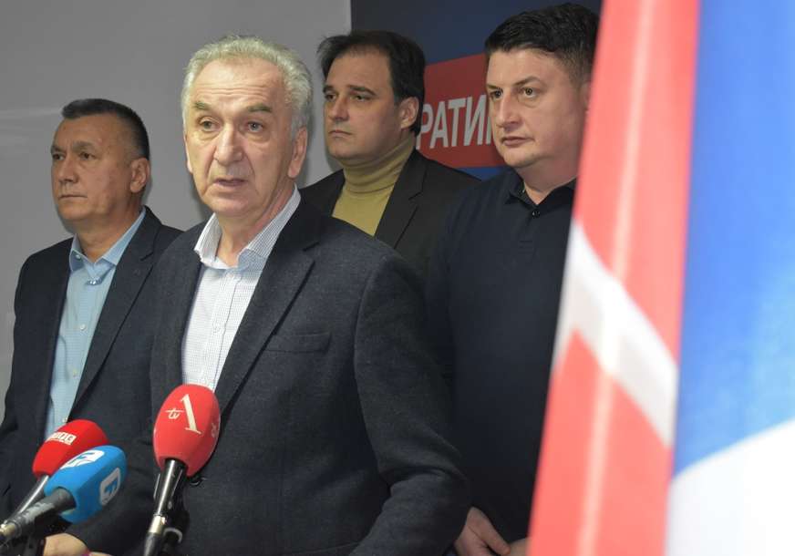 "Niko ispred SDS, a sa SDS mogu svi" Šarović poručio da neće ići na sutrašnji sastanak na poziv DNS (FOTO)