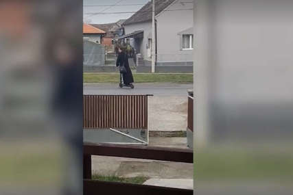 "Naš pop kad ide da sveti kuće" Ovaj sveštenik je i dalje hit na društvenim mrežama (VIDEO)