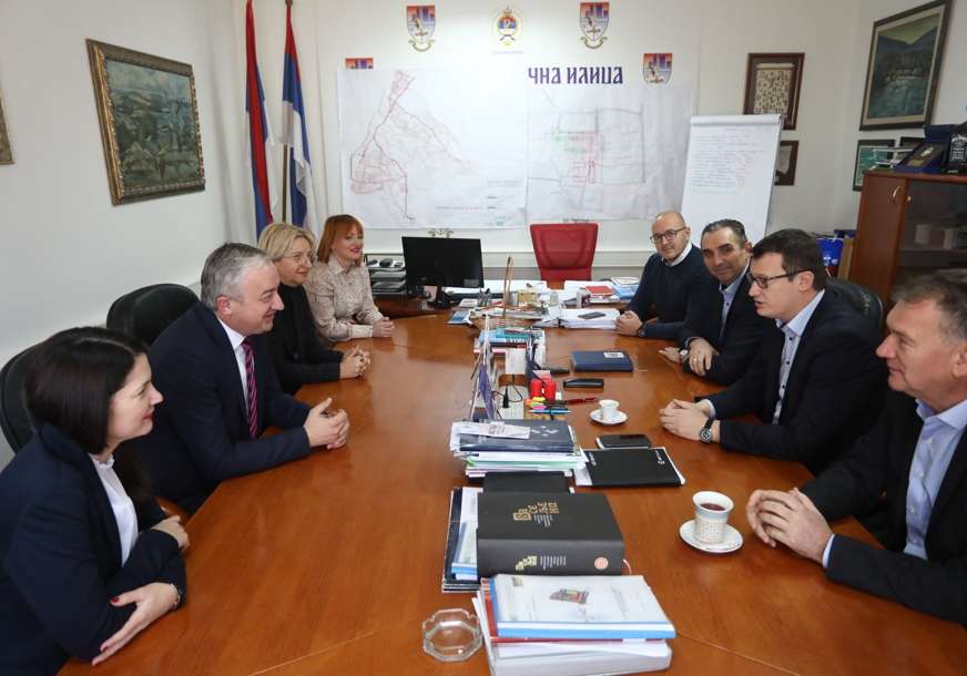 “Načelnik Božović ima dobru strategiju i jasnu viziju” Borenović, Trivićeva i Pekićeva u posjeti Istočnoj Ilidži (FOTO)