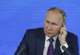 PREKINUO TRADICIJU Putin zbog pandemije neće danas zaroniti u ledenu vodu