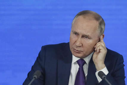 PREKINUO TRADICIJU Putin zbog pandemije neće danas zaroniti u ledenu vodu