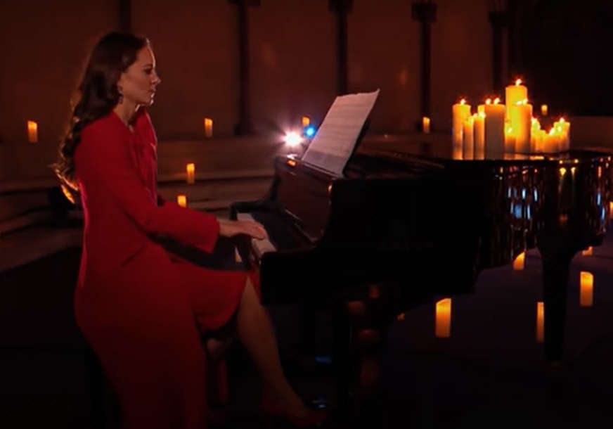 Kejt sjela za klavir i SVE ODUŠEVILA: Koncert u Vestminsterskoj opatiji je bio za pamćenje (VIDEO)