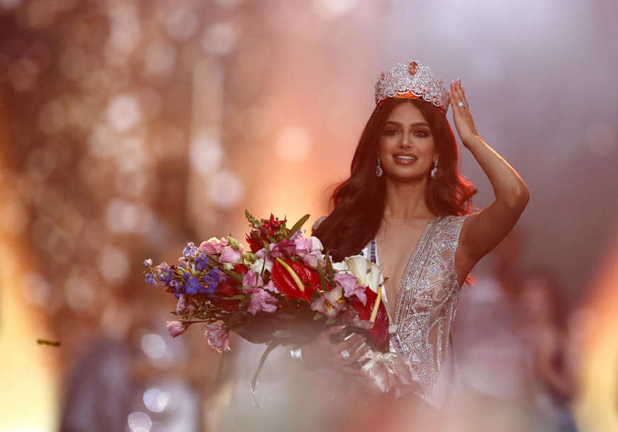"Vjerovala sam u sebe i zato danas stojim ovdje" Indijki Harnaz Sandu titula ovogodišnje Miss Universe  (FOTO)