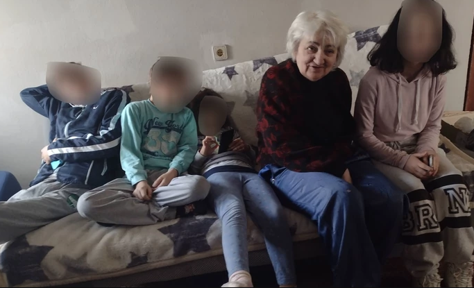 "PONOVO SE ČUJE SMIJEH" Donatori obnavljaju kuću šestorkama čiji je najstariji brat pokušao da se ubije zbog nemaštine