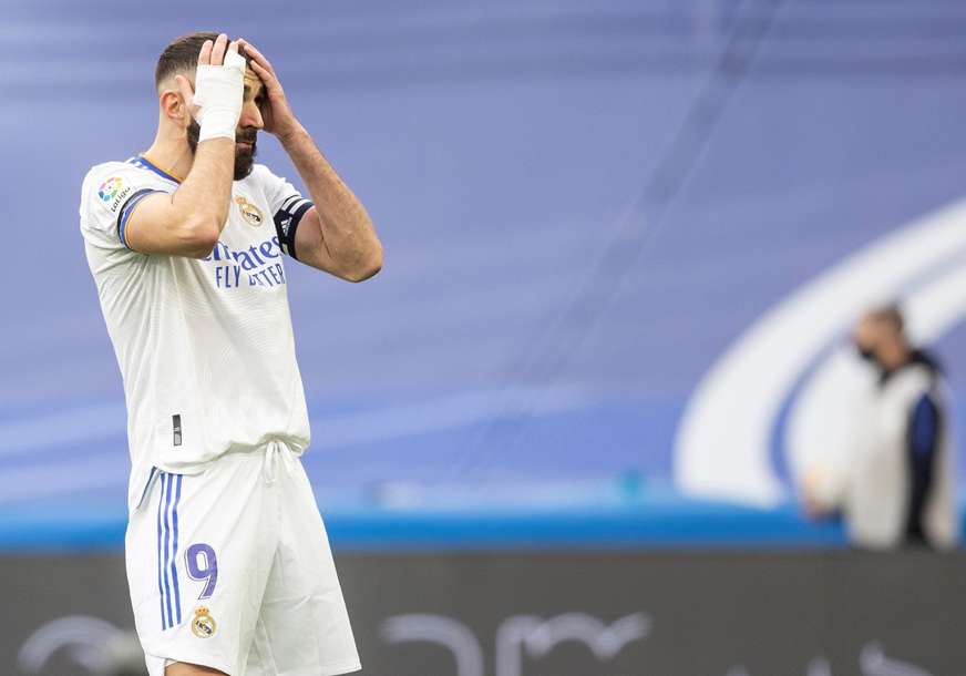 Promašio penal, povrijedio se, a onda saznao da je opljačkan: Benzema nije mogao da ima gori dan