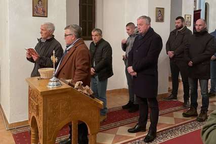 Borenović božićnoj liturgiji prisustvovao u rodnom Sanskom Mostu: Ljubav, mir i briga za bližnjega neka budu misli vodilje