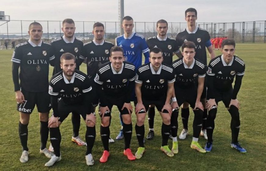 Tuča umjesto fudbala: Prekinut meč Čukarički - Alanija