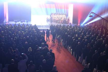 Himnama Srpske i Srbije počela svečana akademija povodom obilježavanja Dana Republike (FOTO)
