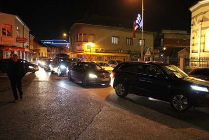 Vozači, naoružajte se strpljenjem! Duga čekanja na prelazak granice prema Hrvatskoj