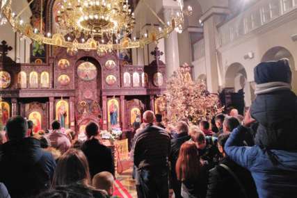 Badnje veče u Banjaluci: U Hramu Hrista Spasitelja počelo večernje bogosluženje