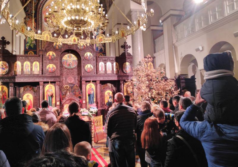 Badnje veče u Banjaluci: U Hramu Hrista Spasitelja počelo večernje bogosluženje