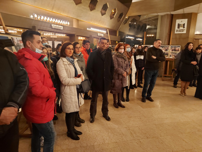Predivni kadrovi nastali na Svetoj Gori: U Prijedoru otvorena izložba fotografija "Krovovi Hilandara" (FOTO)