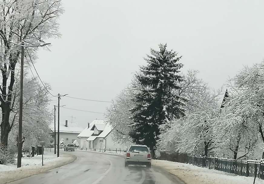 Zimski raport iz Potkozarja: Snježna idila, a putevi prohodni (FOTO)