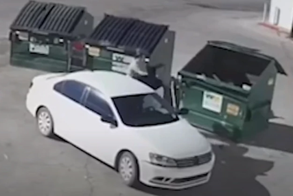 Kamere snimile zastrašujući trenutak: Majka izašla iz automobila i bacila BEBU U KONTEJNER (VIDEO)