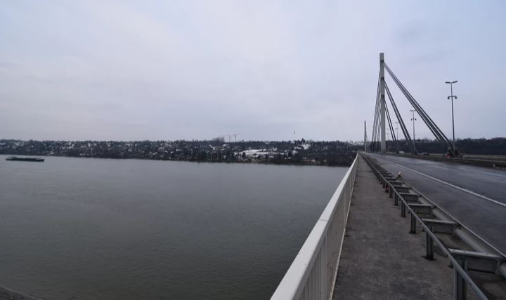 POLICIJA NA TERENU Muškarac skočio sa mosta u Dunav