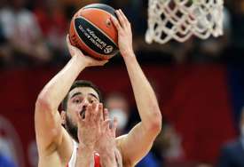 Zvezda konačno slavila u Pireju: Crveno-bijeli nanijeli prvi domaći poraz Olimpijakosu u sezoni
