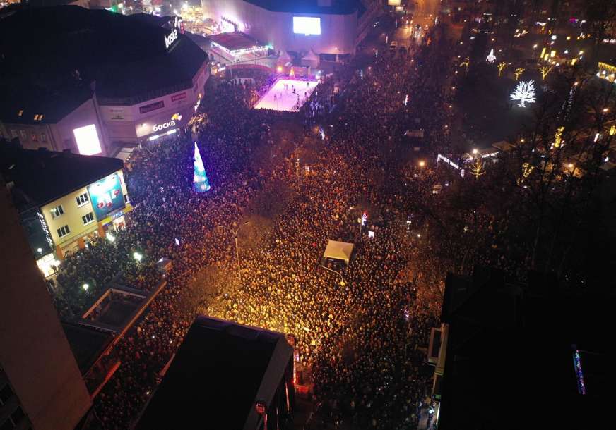 VEČERAS KONCERT ANE BEKUTE Više od 30.000 ljudi slavilo na ulicama grada