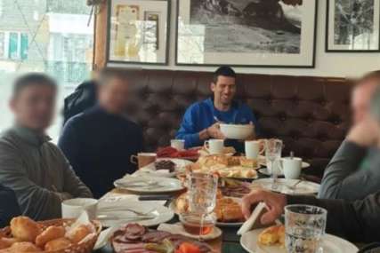 Novak Đoković na Žabljaku: Najbolji teniser svijeta osmijeh ne skida, a jednim potezom oduševio sve (FOTO)