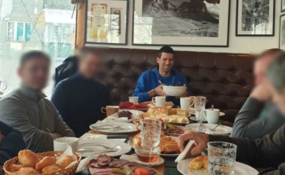 Novak Đoković na Žabljaku: Najbolji teniser svijeta osmijeh ne skida, a jednim potezom oduševio sve (FOTO)