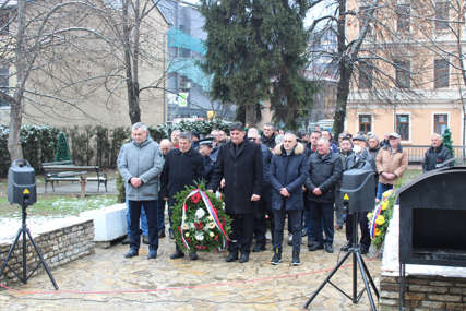 Parastos i vijenci: Obilježeno 29 godina od pogibije 56 boraca Vojske Republike Srpske (FOTO)