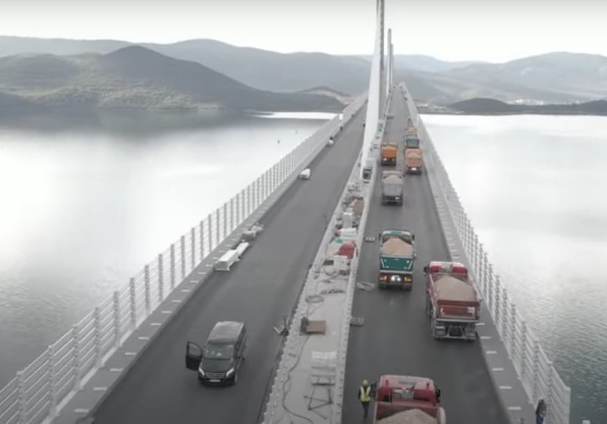 Počelo ispitivanje opterećenja Pelješkog mosta preko kojeg prelazi 20 teških kamiona (VIDEO)
