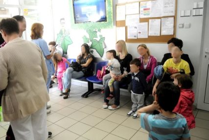 REKORDNI BROJEVI ZARAŽENIH Tiodorović: Vanredna epidemiološka slika u Srbiji, djeca glavni prenosioci virusa