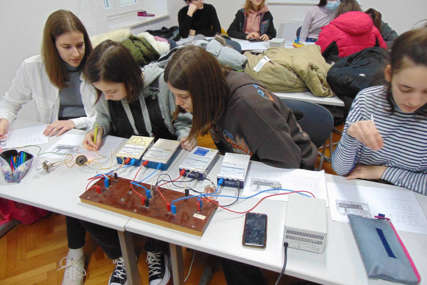 Nauka ujedinila Srpsku i Srbiju: Zimska škola fizike okupila 70 učenika (FOTO)
